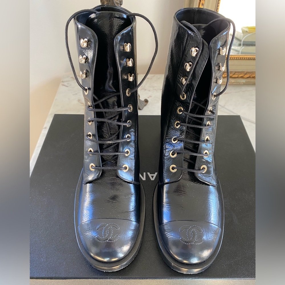 Chanel boots like new 39